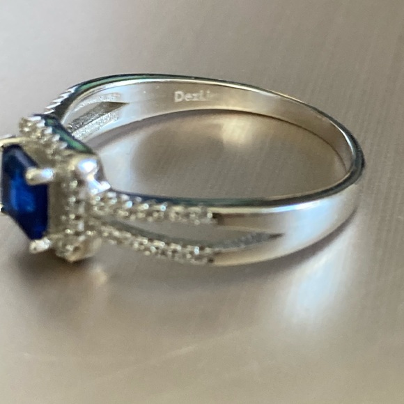 Gorgeous 925 square simulated, sapphire surrounded by crystals size 10.5. - Picture 6 of 7